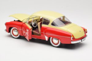 Wartburg 311 Coupe Rdeč & Bež Revell 1:18 8418 Kovina – slika 5 od 8