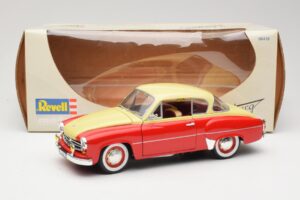 Wartburg 311 Coupe Rdeč & Bež Revell 1:18 8418 Kovina – slika 8 od 8
