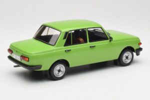 Wartburg 353 Zelen MCG 1:18 MCG18062 Kovina – slika 2 od 6