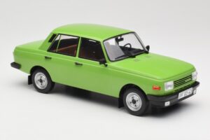 Wartburg 353 Zelen MCG 1:18 MCG18062 Kovina – slika 4 od 6