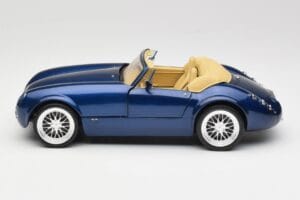 Wiesmann Roadster MF3 Modra Revell 1:18 08861 Kovina – slika 4 od 8