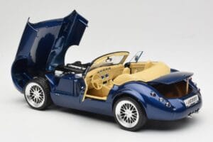 Wiesmann Roadster MF3 Modra Revell 1:18 08861 Kovina – slika 5 od 8