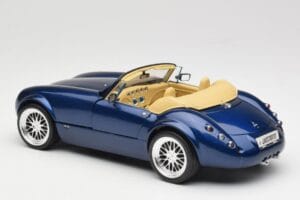 Wiesmann Roadster MF3 Modra Revell 1:18 08861 Kovina – slika 7 od 8