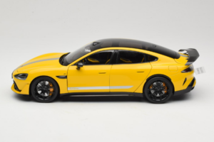 Xiaomi SU7 Ultra Rumen OEM 1:18 BHR9995CN Kovina – slika 4 od 8
