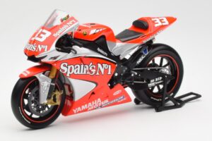 Yamaha YZR-M1 Gauloises Fortuna Yamaha #7 C. Checa MotoGP 2004 Minichamps 1:12 122043007 Kovina – slika 2 od 6