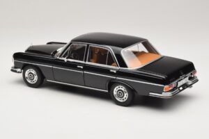 Mercedes 280 SE W108 Črn Norev 1:18 183360 Kovina – slika 7 od 8
