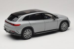 Mercedes EQS SUV X296 Manufaktur Alpine Grey NZG 1:18 B66960591 Kovina – slika 3 od 8