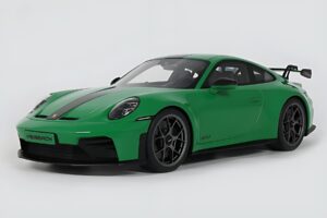 Porsche 911 992.2 GT3 Weissach Package Python Green GT Spirit 1:18 GT576 Smola