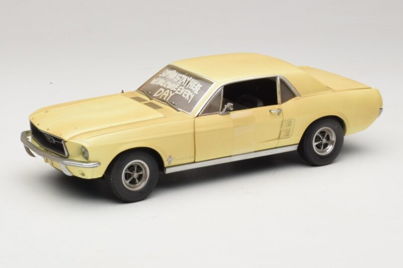 Ford Mustang Coupe Rumen The Walking Dead Greenlight 1:18 12958 Kovina