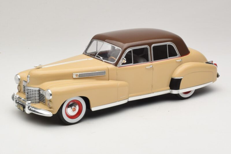 Cadillac Fleetwood Series 60 Special Bež MCG 1:18 MCG18656 Kovina
