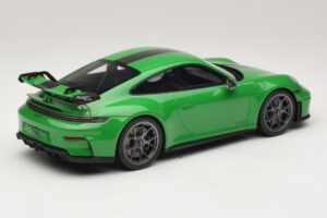 Porsche 911 992.2 GT3 Weissach Package Python Green GT Spirit 1:18 GT576 Smola – slika 2 od 6