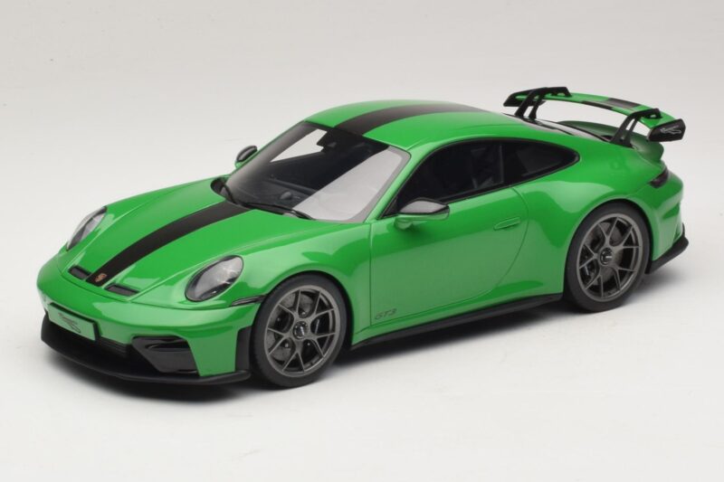 Porsche 911 992.2 GT3 Weissach Package Python Green GT Spirit 1:18 GT576 Smola