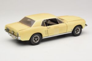 Ford Mustang Coupe Rumen The Walking Dead Greenlight 1:18 12958 Kovina – slika 3 od 8