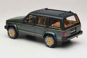 Jeep Cherokee XJ Limited Hunter Green Otto 1:18 OT1204 Smola – slika 5 od 6