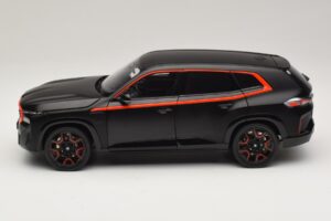 BMW XM G09 Matt Black Minichamps 1:18 110023301 Kovina – slika 4 od 8