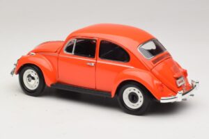 Volkswagen Beetle Oranžen Gremlins Movie Greenlight 1:18 12985 Kovina – slika 7 od 8