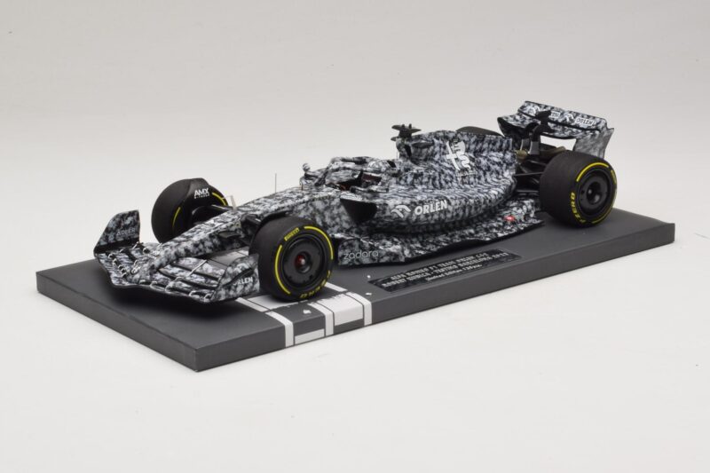 Alfa Romeo Orlen C42 R. Kubica Testing Barcelona 2022 Minichamps 1:18 117229988 Smola