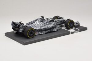 Alfa Romeo Orlen C42 R. Kubica Testing Barcelona 2022 Minichamps 1:18 117229988 Smola – slika 2 od 7