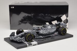 Alfa Romeo Orlen C42 V. Bottas Testing Barcelona 2022 Minichamps 1:18 117229977 Smola – slika 7 od 7