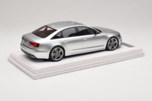 Audi S6 C7 Florett Silver Metallic IVY Merit 1:18 REMC038 Smola – slika 3 od 7