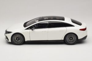 Mercedes EQS V297 Manufaktur Opalite White NZG 1:18 B66961049 Kovina – slika 4 od 8