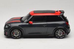 Mini Cooper JCW F66 Legend Grey Otto 1:18 OT1244 Smola – slika 3 od 6
