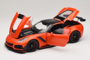 Chevrolet Corvette C7 ZR1 Rdeč IXO 1:18 U18RDC001-FO Kovina – slika 2 od 8