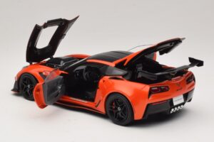 Chevrolet Corvette C7 ZR1 Rdeč IXO 1:18 U18RDC001-FO Kovina – slika 5 od 8