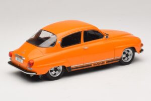 Saab 96 V4 Oranžna MCG 1:18 MCG18654 Kovina – slika 2 od 6