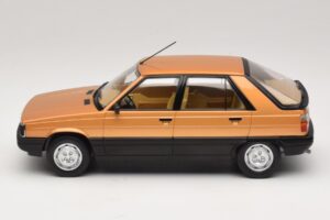 Renault 11 GTL Zlata MCG 1:18 MCG18590 Kovina – slika 3 od 6