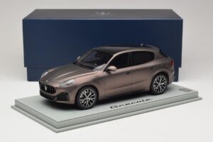 Maserati Grecale Bronzen BBR 1:18 P18220FMAS Smola – slika 7 od 7