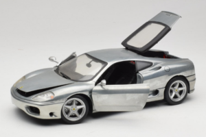 Ferrari 360 Modena Kromirano Srebrna Hot Wheels 1:18 27774 Kovina – slika 2 od 8