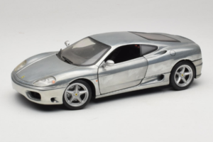 Ferrari 360 Modena Kromirano Srebrna Hot Wheels 1:18 27774 Kovina