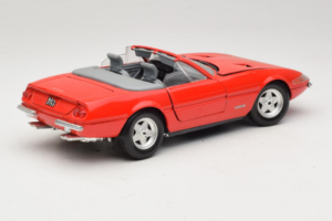 Ferrari 365 GTS/4 Spider Rdeč Techno Giodi 1:18 40028-P1 Kovina – slika 3 od 8