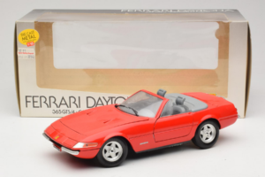 Ferrari 365 GTS/4 Spider Rdeč Techno Giodi 1:18 40028-P1 Kovina – slika 8 od 8