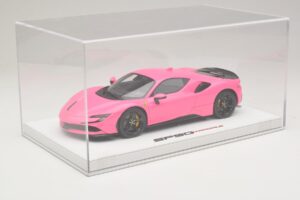 Ferrari SF90 Pack Fiorano Bleščeč Qatar Pink BBR 1:18 RACELINE137 Smola – slika 6 od 7