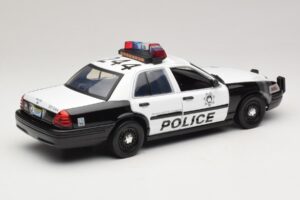 Ford Crown Victoria Police Interceptor The Hangover Movie Greenlight 1:18 12911 Kovina – slika 2 od 6