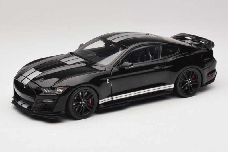 Ford Mustang Shelby GT500 S550 Črn IXO 1:18 U18RDC002-FO Kovina