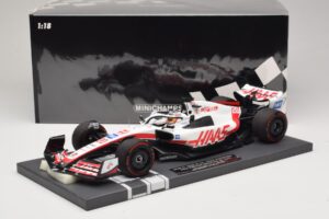 Haas VF-22 K. Magnussen Pole Position Brazilian GP 2022 Minichamps 1:18 117222120 Smola – slika 7 od 7