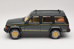 Jeep Cherokee XJ Limited Dark Hunter Green Otto 1:18 OT1340 Smola – slika 3 od 6