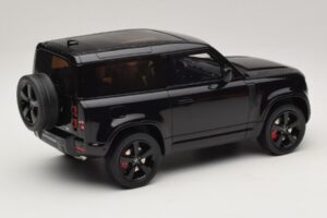 Land Rover Defender 90 L663 P400 X-Dynamic HSE Santorini Black GT Spirit 1:18 GT992 Smola – slika 2 od 6