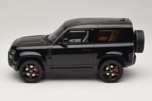 Land Rover Defender 90 L663 P400 X-Dynamic HSE Santorini Black GT Spirit 1:18 GT992 Smola – slika 3 od 6