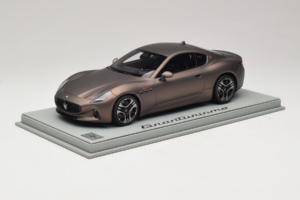 Maserati GranTurismo Trofeo Rame Folgore BBR 1:18 P18240AMAS Smola – slika 2 od 7