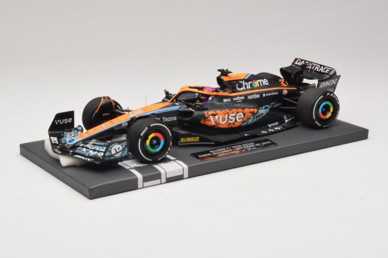 McLaren MCL36 #3 D. Ricciardo Abu Dhabi GP 2022 Minichamps 1:18 537224003 Smola