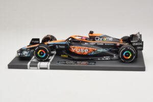 McLaren MCL36 #3 D. Ricciardo Abu Dhabi GP 2022 Minichamps 1:18 537224003 Smola – slika 3 od 7