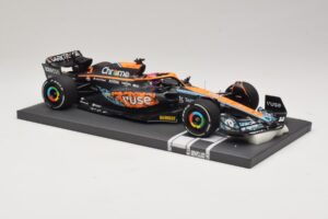 McLaren MCL36 #3 D. Ricciardo Abu Dhabi GP 2022 Minichamps 1:18 537224003 Smola – slika 4 od 7