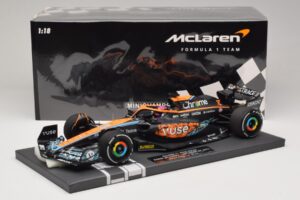 McLaren MCL36 #3 D. Ricciardo Abu Dhabi GP 2022 Minichamps 1:18 537224003 Smola – slika 7 od 7