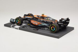 McLaren MCL36 #4 L. Norris Abu Dhabi GP 2022 Minichamps 1:18 537224004 Smola – slika 5 od 7