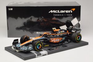 McLaren MCL36 #4 L. Norris Abu Dhabi GP 2022 Minichamps 1:18 537224004 Smola – slika 6 od 7