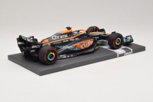 McLaren MCL36 O. Piastri Abu Dhabi Test 2022 Minichamps 1:18 537221828 Smola – slika 2 od 7
